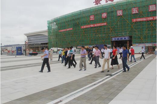 喜迎十九大，身邊看變化——我市干部賢內(nèi)助、鄉(xiāng)鎮(zhèn)街道負(fù)責(zé)人參觀高鐵商務(wù)區(qū)