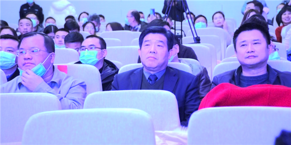 昌南新區(qū)、城投集團(tuán)舉行慶祝2021年元旦文藝匯演