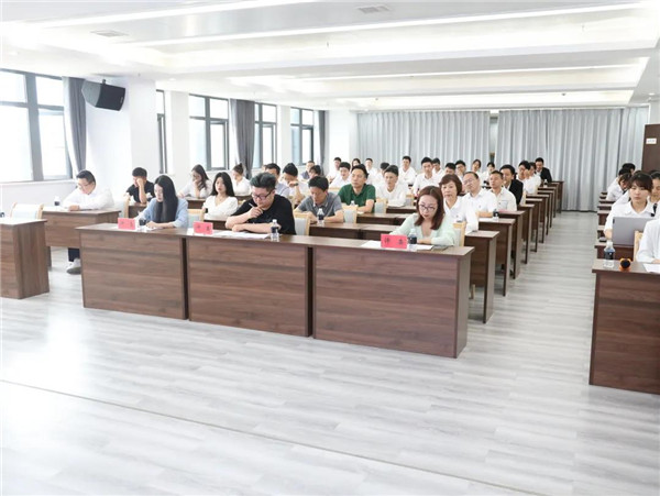 城投集團舉辦“展現(xiàn)青年風(fēng)采，奉獻青春力量”主題演講比賽