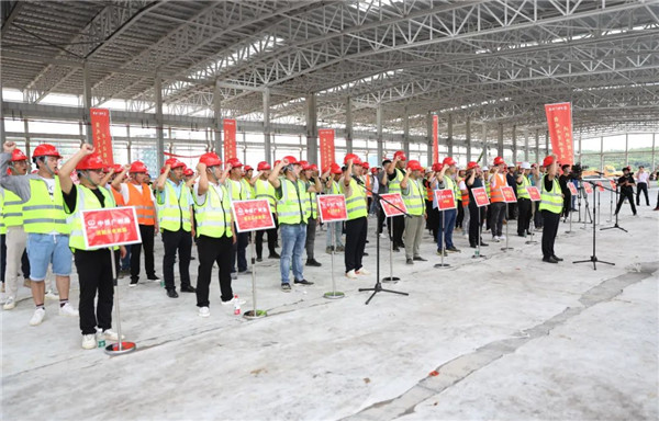 決戰(zhàn)三十天收官 昌南新區(qū)、城投集團舉行透光陶瓷項目誓師大會